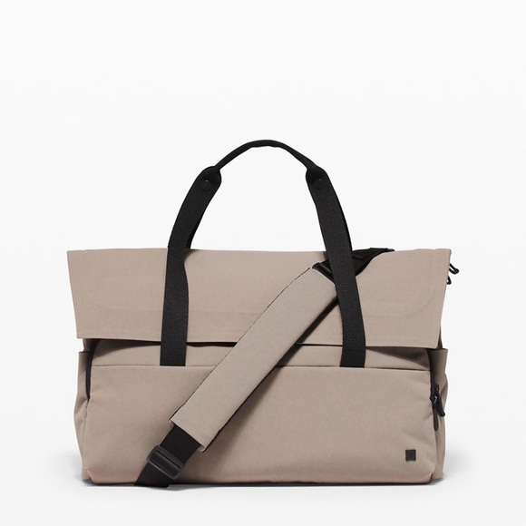 Lululemon Early Embark Duffel / 27 L - Picture 2 of 15